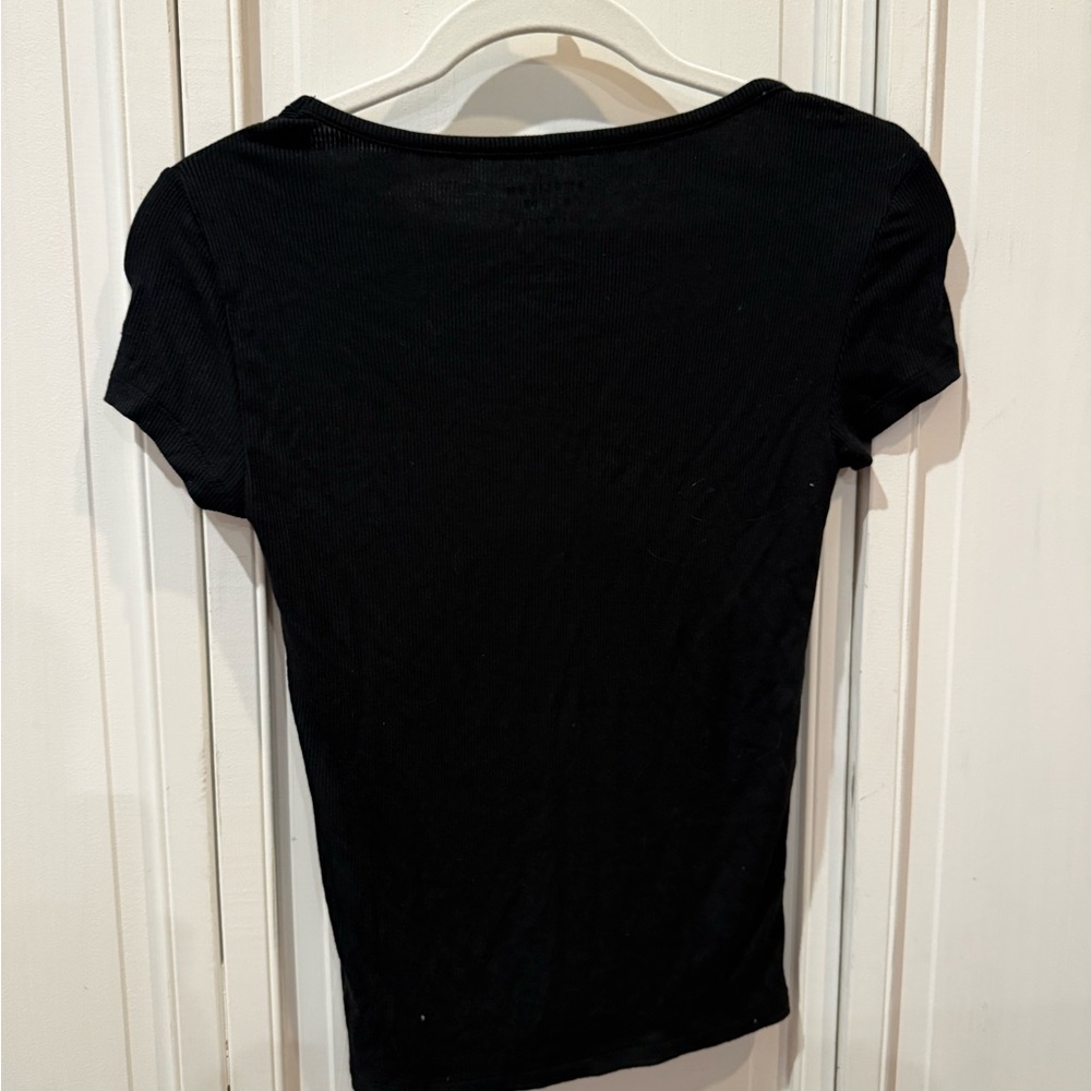 American Eagle Outfitters Black Ruched V-Neck Short Sleeve Tee size XS - Picture 3 of 3